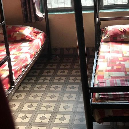 Care Dormitory Мумбай Екстериор снимка