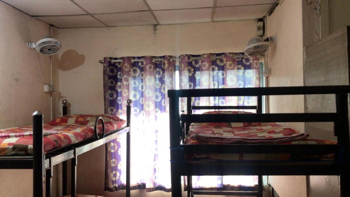 Care Dormitory Мумбай Екстериор снимка