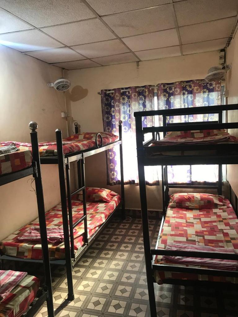 Care Dormitory Мумбай Екстериор снимка
