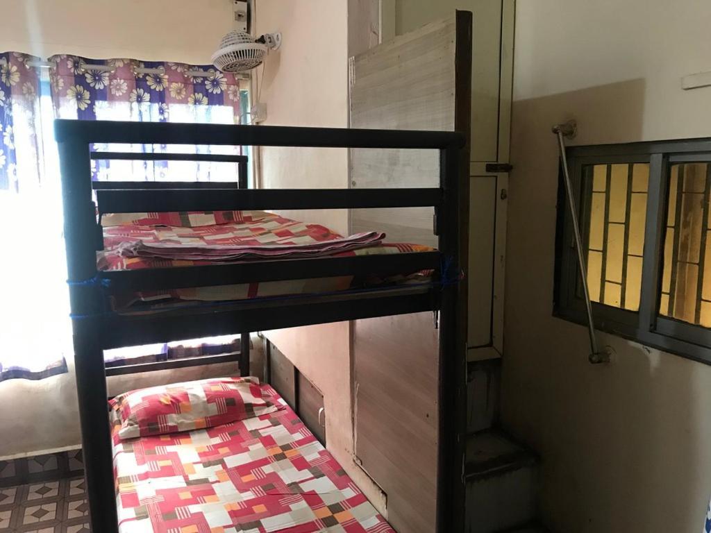 Care Dormitory Мумбай Екстериор снимка